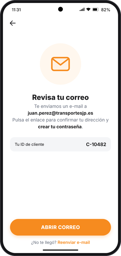 Pantalla «Revisa tu correo» con el ID de cliente